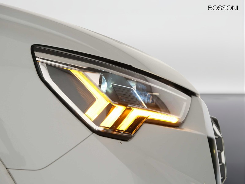 43 - Audi Q3 35 2.0 tdi s line edition s tronic