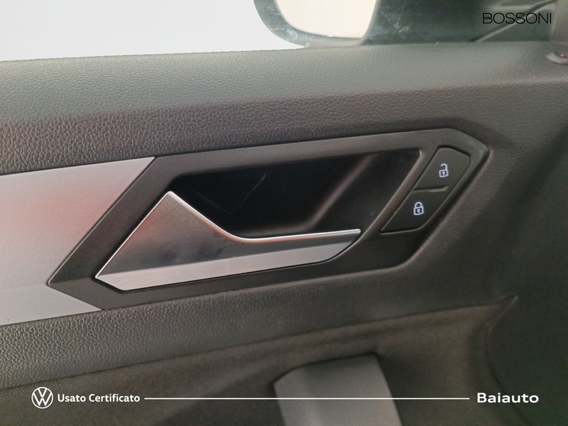 19 - Volkswagen T-Roc 2.0 tdi scr 150cv life dsg