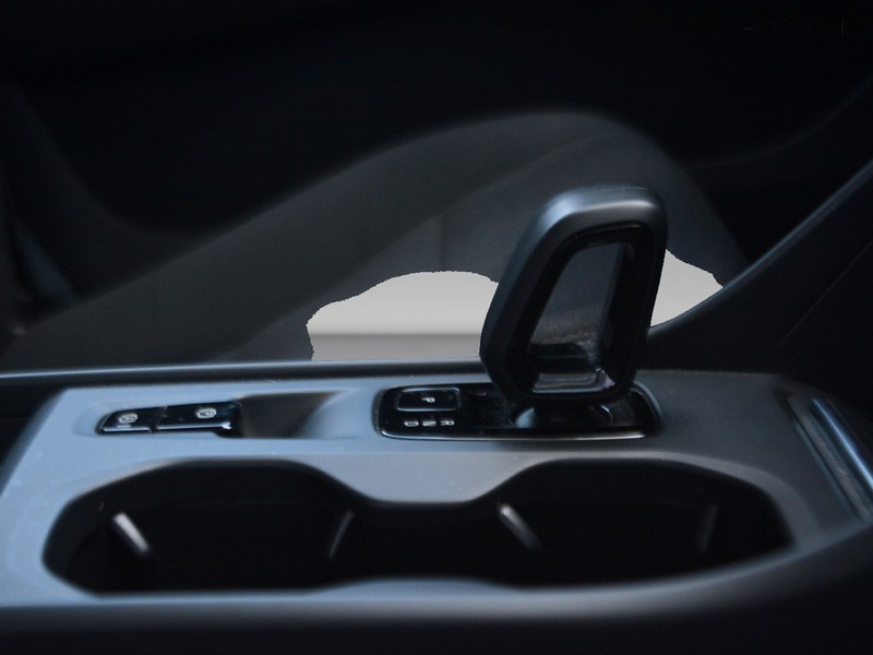 13 - Volvo XC40 1.5 t4 recharge plug-in-hybrid essential automatico