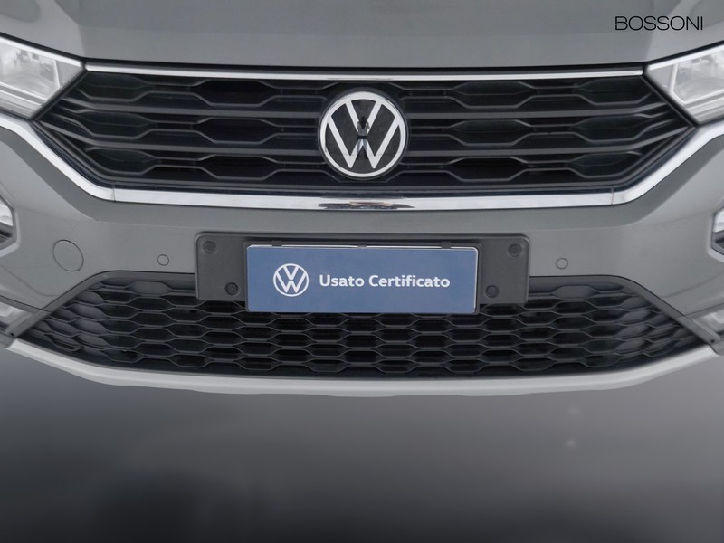 13 - Volkswagen T-Roc 1.0 tsi 110cv style