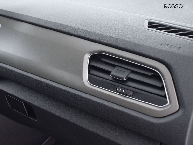 19 - Volkswagen T-Roc 1.0 tsi 110cv style