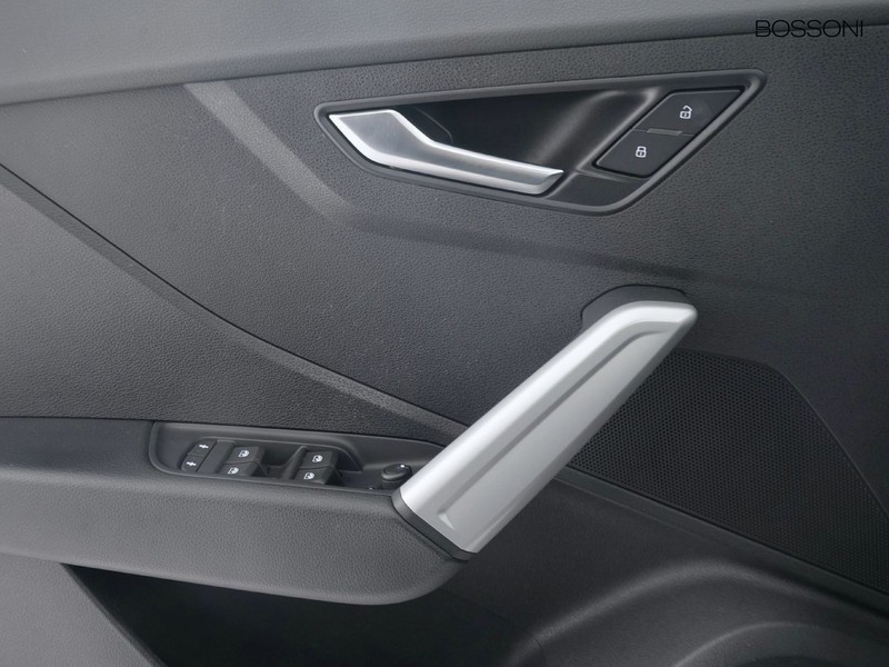 13 - Audi Q2 35 1.5 tfsi carbon edition s tronic