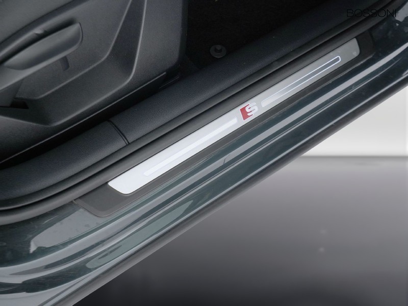 19 - Audi Q2 35 1.5 tfsi carbon edition s tronic