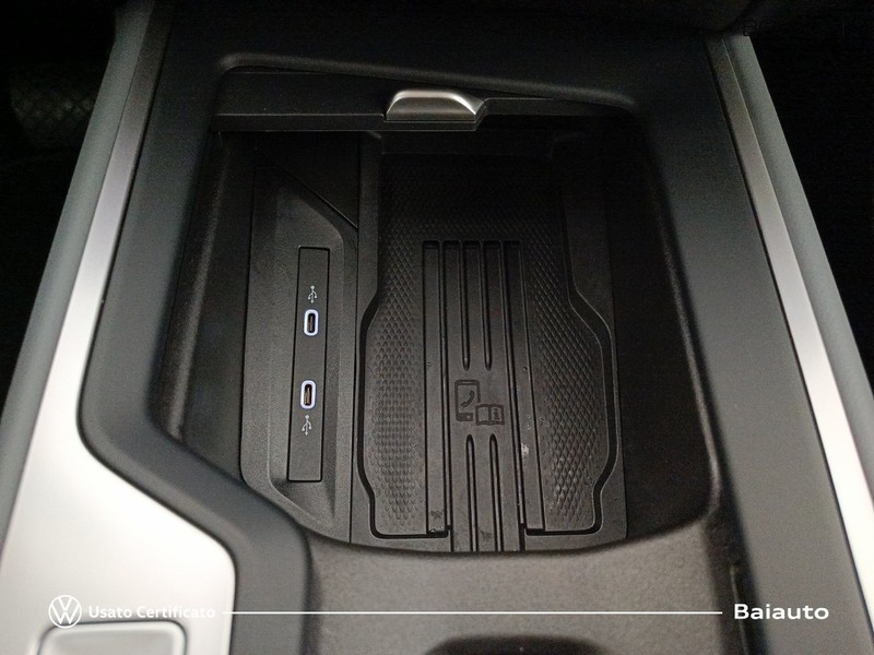 13 - Volkswagen Passat 2.0 tdi scr evo 150cv business dsg