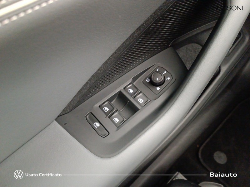 19 - Volkswagen Passat 2.0 tdi scr evo 150cv business dsg