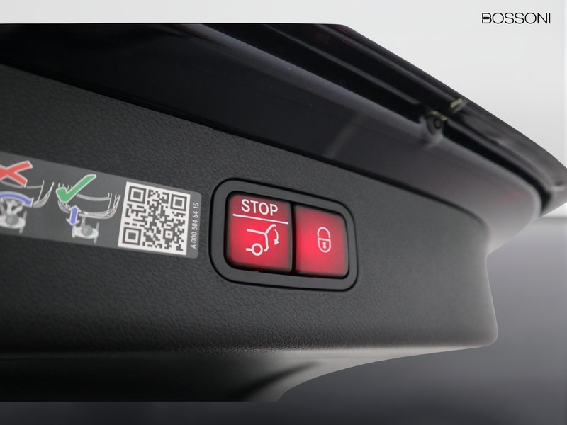 19 - Mercedes Classe E station wagon 220 d amg line premium 4matic 9g-tronic