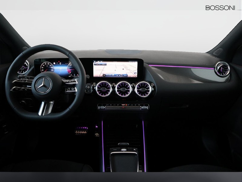 13 - Mercedes GLA 200 d amg line premium 4matic 8g-dct