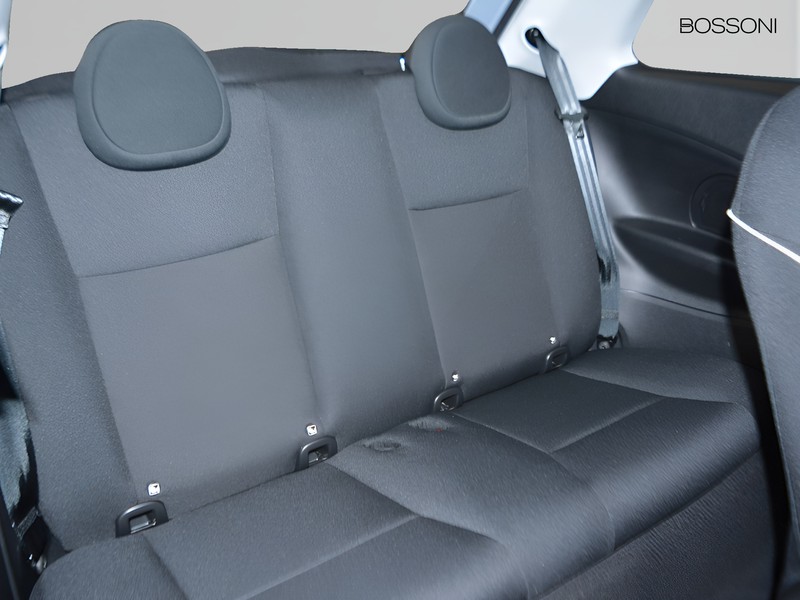 7 - Fiat 500 500e 42 kwh entry pack tech