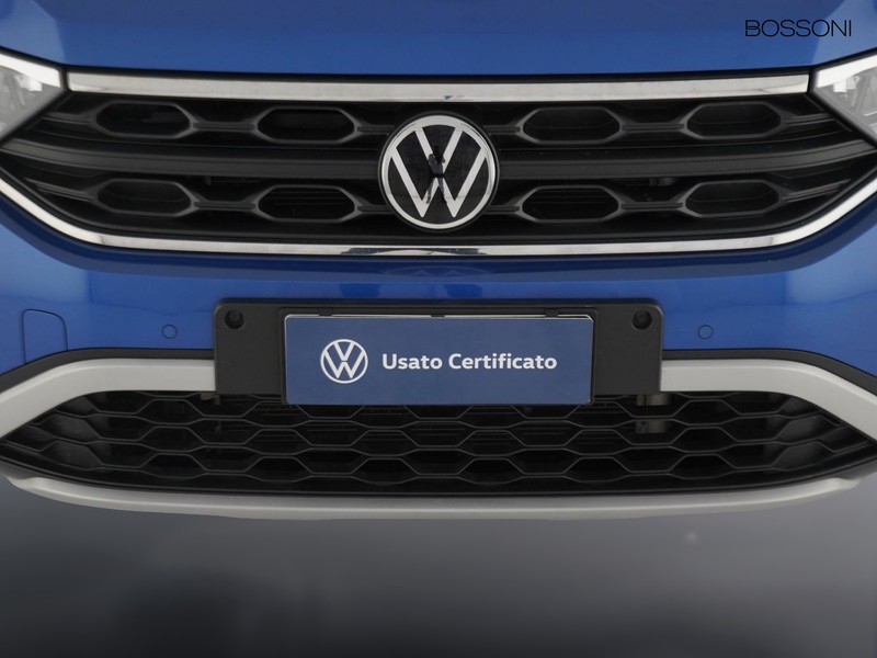 13 - Volkswagen T-Roc 1.0 tsi 110cv life