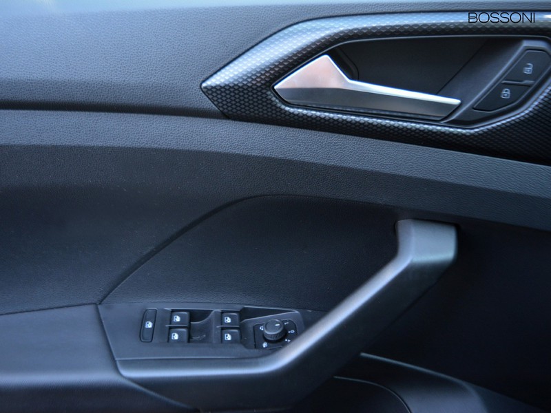 13 - Volkswagen T-Cross 1.0 tsi 95cv style