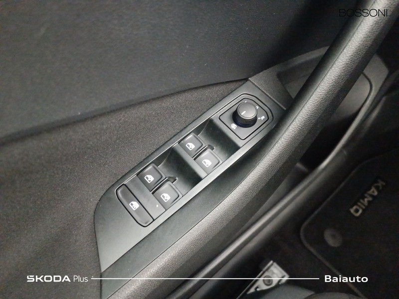 19 - Skoda Kamiq 1.0 tsi 115cv black dots dsg