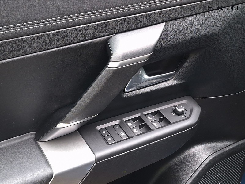 19 - Jeep Compass 1.6 turbo e-hybrid plug-in 225cv first edition fwd edct7