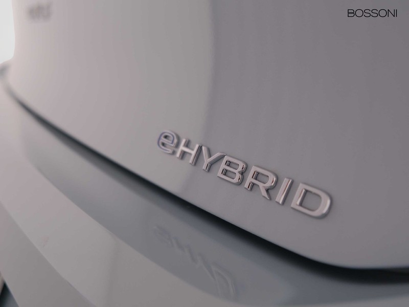 37 - Volkswagen Golf 1.5 tsi ehybrid 204cv life dsg