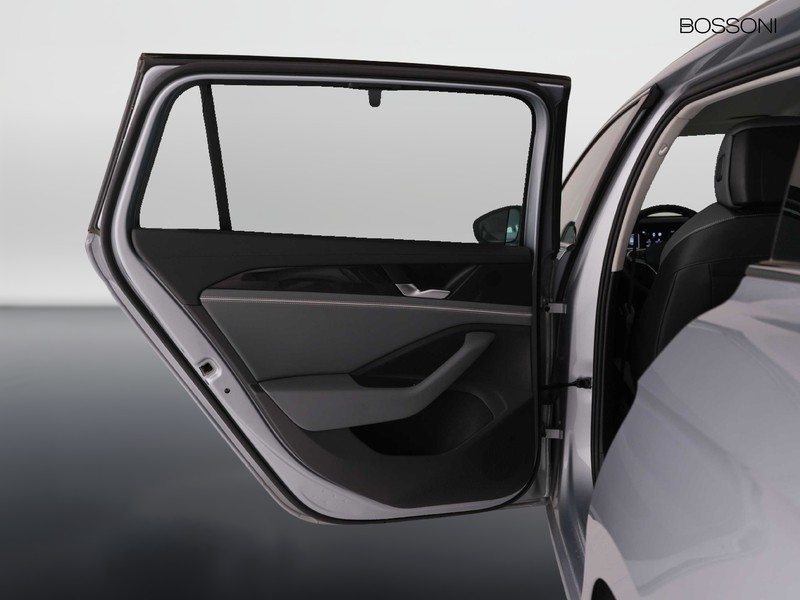 37 - Volkswagen Passat 2.0 tdi scr evo 150cv business dsg