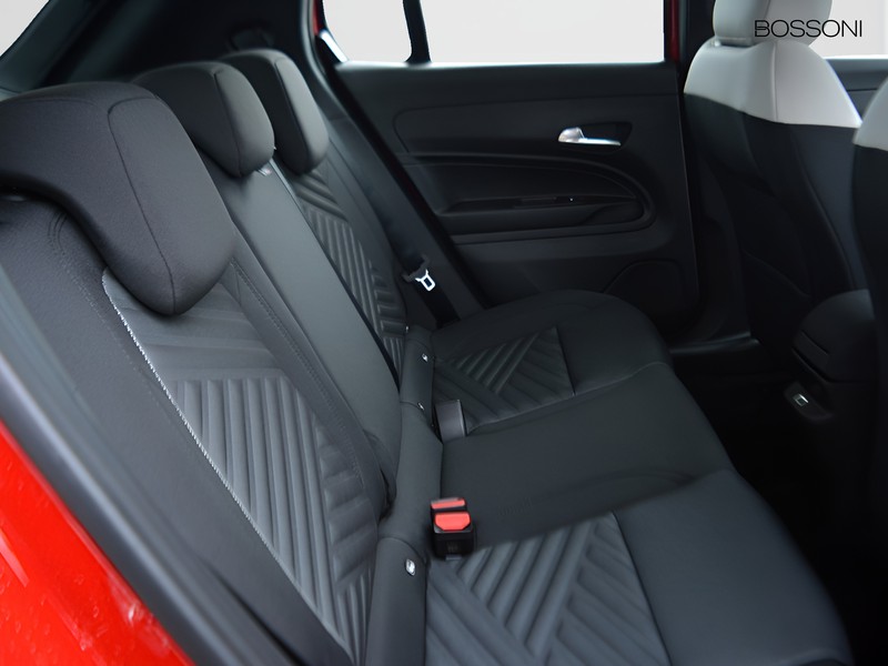 7 - Fiat 600 1.2 hybrid 145cv icon