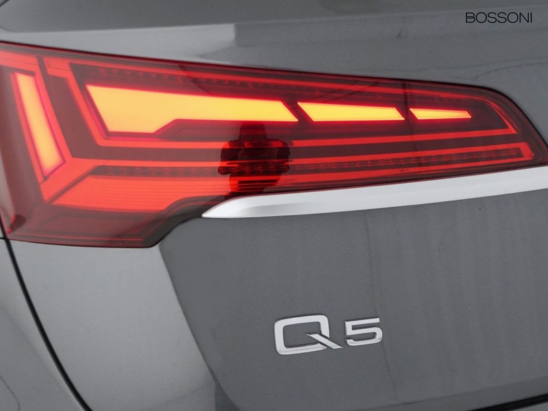 7 - Audi Q5 40 2.0 tdi mhev 12v s line quattro s tronic