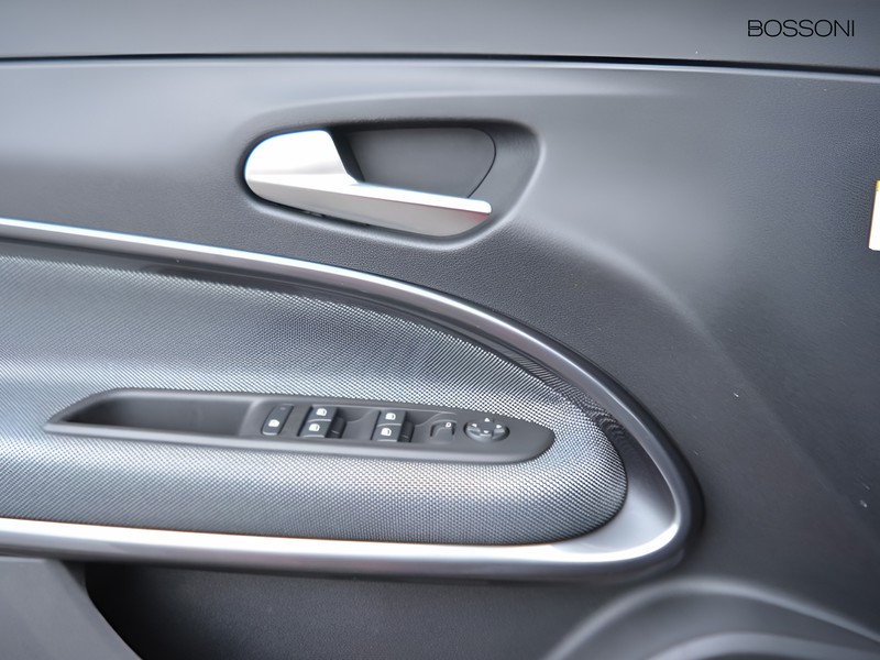 13 - Fiat 600 1.2 hybrid 145cv icon