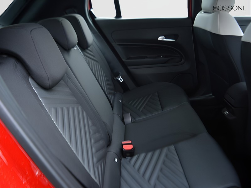 7 - Fiat 600 1.2 hybrid 145cv icon