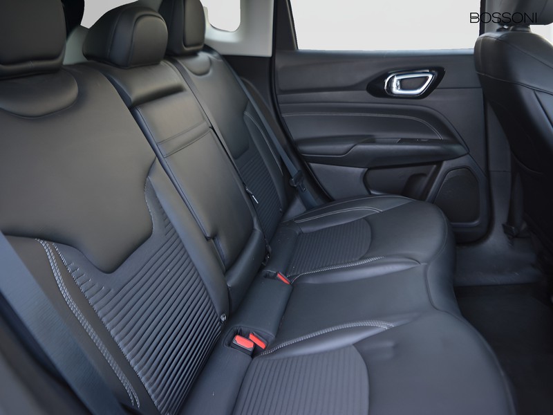 7 - Jeep Compass 1.3 turbo t4 phev limited 4xe at6