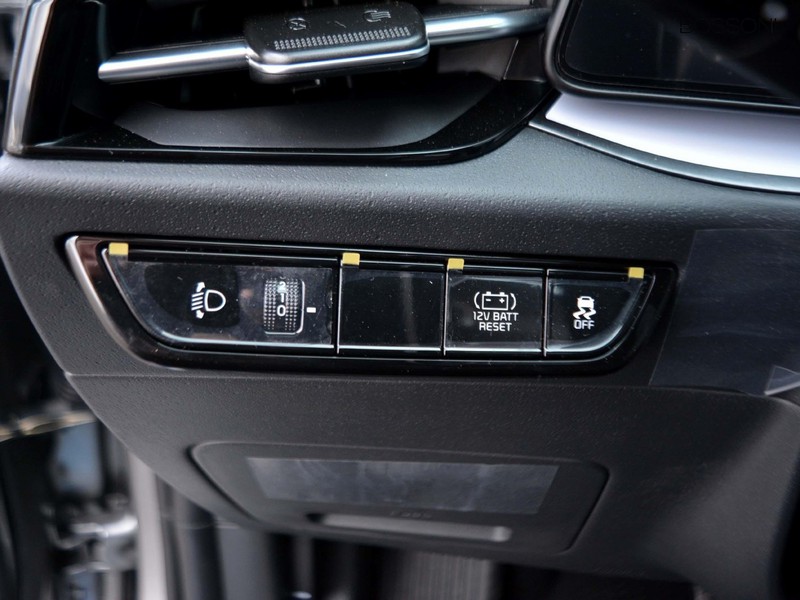 19 - Kia Niro 1.6 gdi hev tri-fuel 126cv style dct6