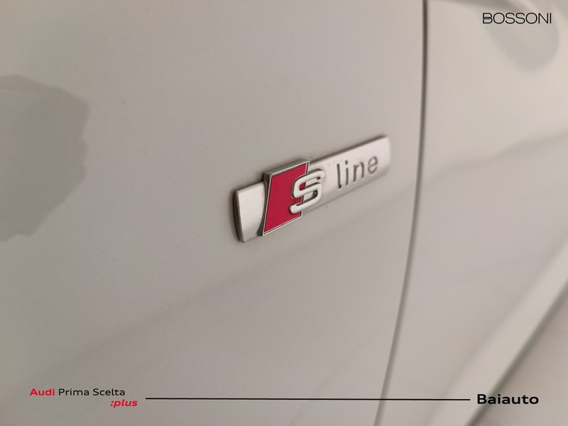 25 - Audi Q3 sportback 35 2.0 tdi identity black s tronic