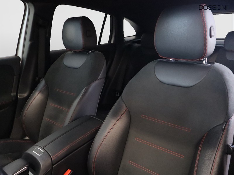 7 - Mercedes GLA 220 d premium 8g-dct