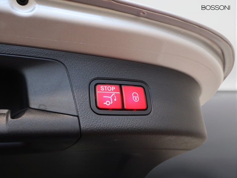 19 - Mercedes GLA 220 d premium 8g-dct