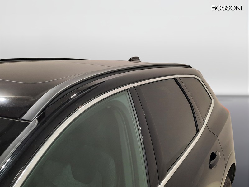 31 - Volvo XC60 2.0 b4 momentum pro automatico