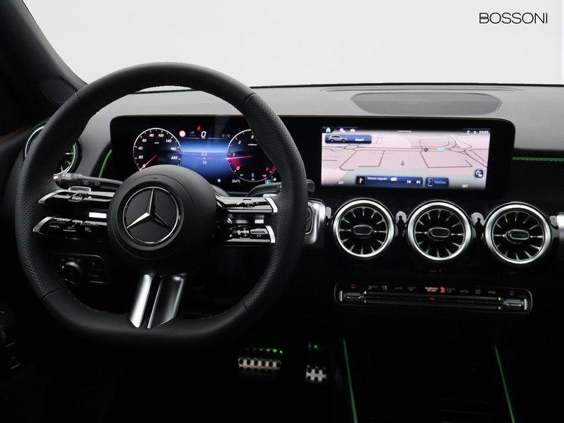 13 - Mercedes GLB 200 d amg line premium 8g-dct