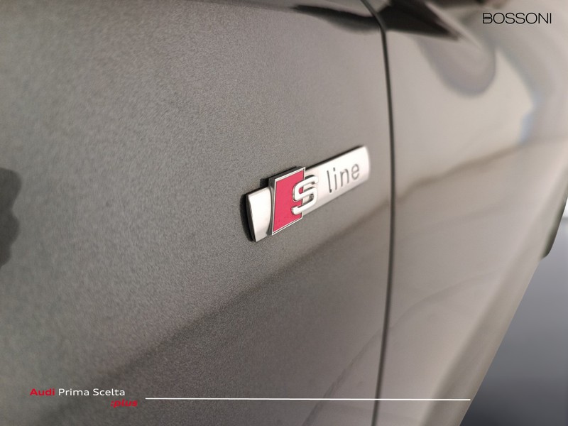 25 - Audi Q3 sportback 35 2.0 tdi identity black s tronic