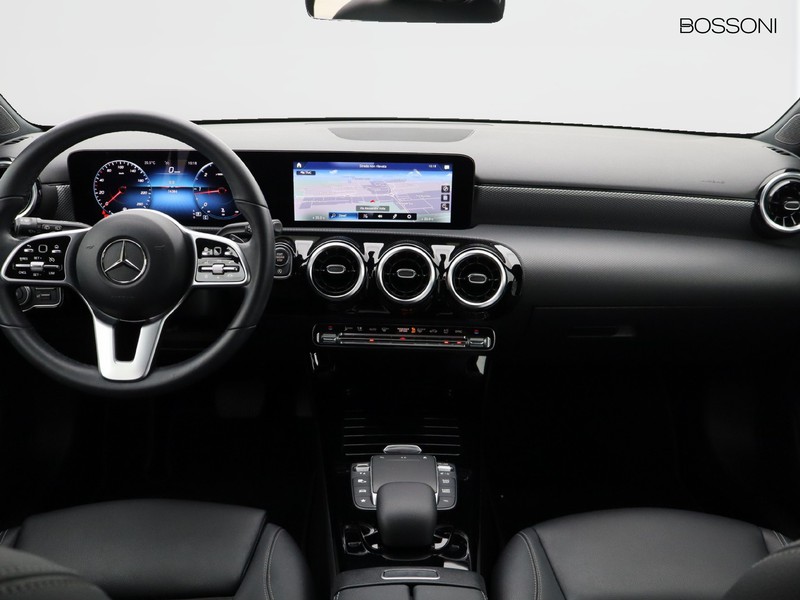 13 - Mercedes Classe A 180 d sport 8g-dct