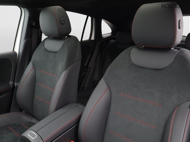 7 - Mercedes GLA 200 d amg line premium 8g-dct