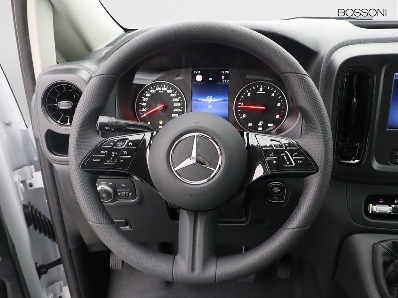 13 - Mercedes Vans Vito furgone 110 cdi long pro