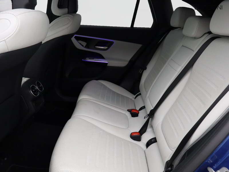 7 - Mercedes GLC suv 220 d amg line premium 4matic 9g-tronic