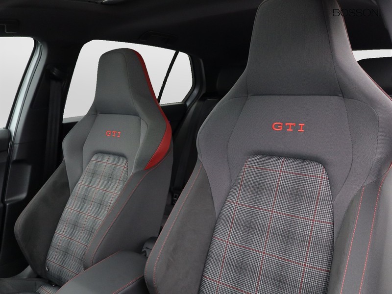 7 - Volkswagen Golf 2.0 tsi 265cv gti dsg
