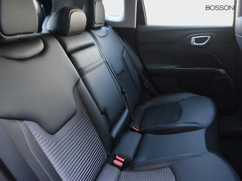 7 - Jeep Compass 1.5 turbo t4 mhev 130cv altitude 2wd