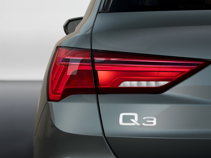 7 - Audi Q3 35 2.0 tdi s line edition s tronic