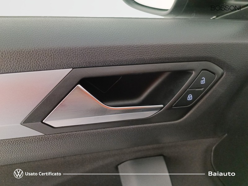 19 - Volkswagen T-Roc 2.0 tdi scr 115cv life