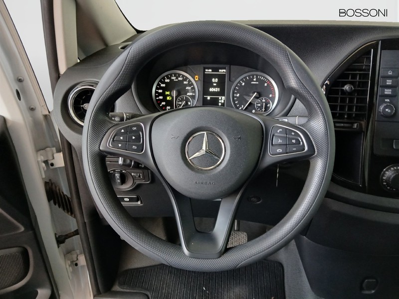 13 - Mercedes Vans Vito 114 cdi long pro auto my20