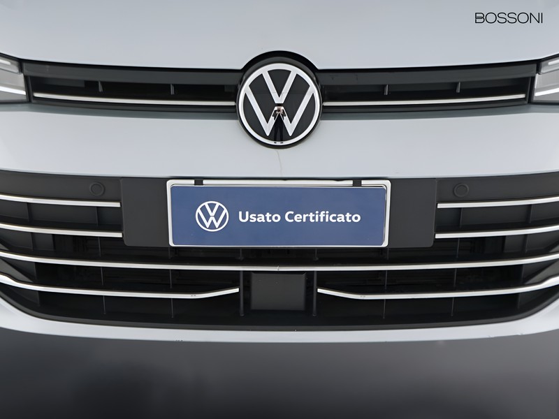 13 - Volkswagen Passat 2.0 tdi scr evo 150cv business dsg