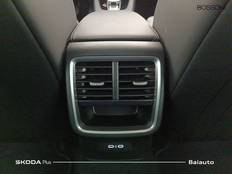 13 - Skoda Octavia wagon 2.0 tdi 150cv selection dsg