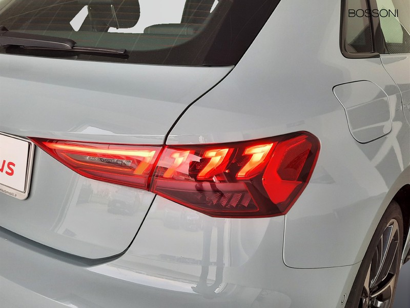 7 - Audi A3 sportback 35 2.0 tdi s line edition s tronic
