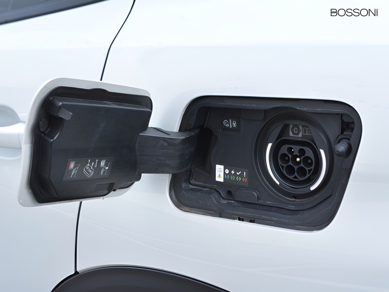 13 - Peugeot 3008 1.6 hybrid phev 225cv allure pack e-eat8