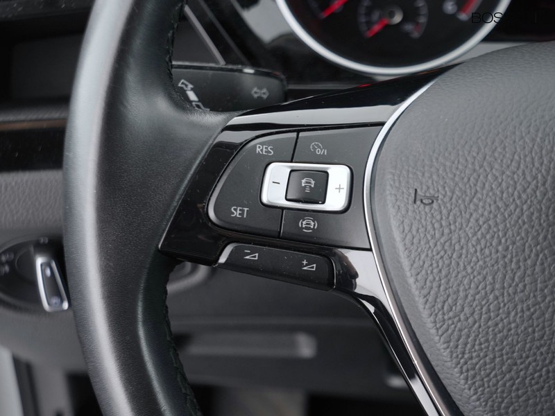 25 - Volkswagen Touran 2.0 tdi scr executive dsg