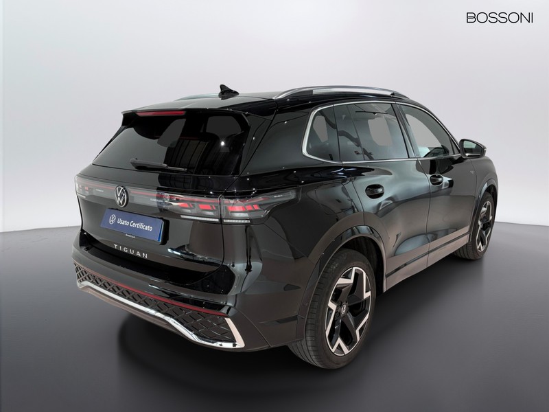 7 - Volkswagen Tiguan 2.0 tdi scr 150cv r-line dsg