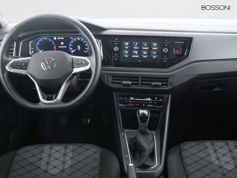 7 - Volkswagen Taigo 1.0 tsi 115cv r-line