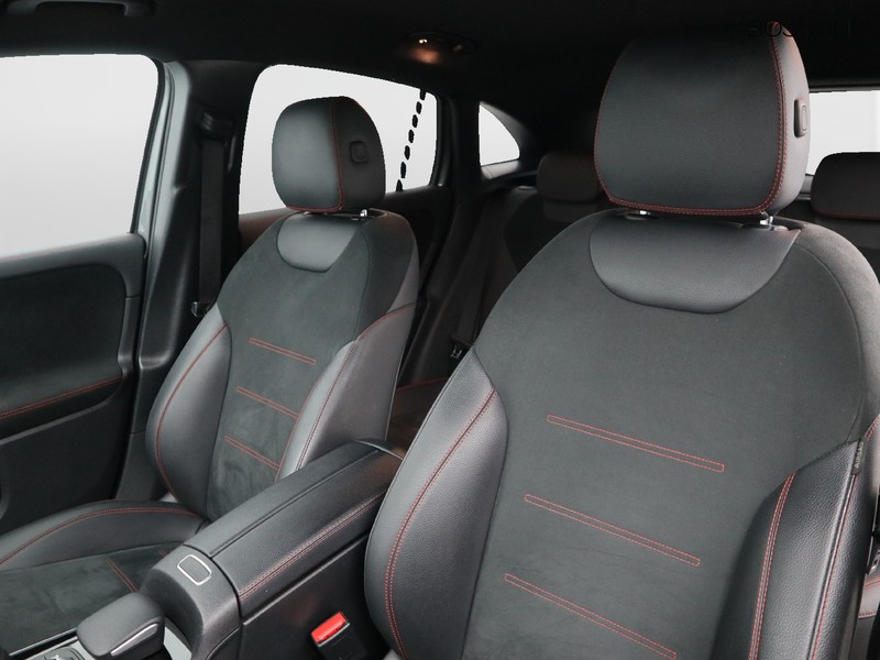 7 - Mercedes GLA 200 d premium 8g-dct