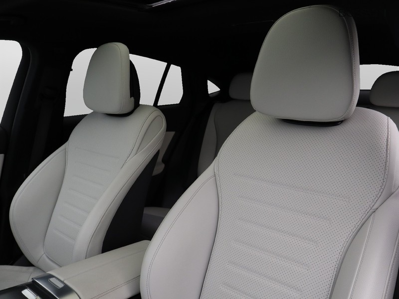 7 - Mercedes GLC coupe 220 d amg line premium plus 4matic 9g-tronic