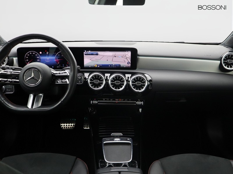 13 - Mercedes Classe A 200 d amg line premium plus speedshift dct amg 8g