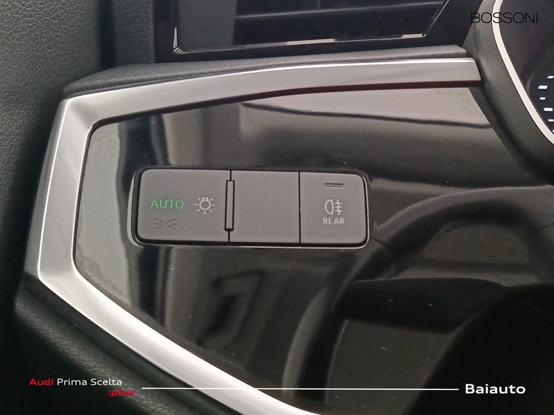 19 - Audi Q3 35 2.0 tdi business advanced s tronic